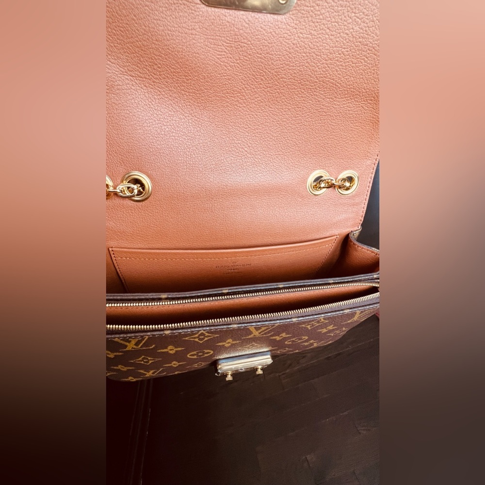 Authentic Louis Vuitton Monogram Marceau Flap Bag - Picture 11 of 16